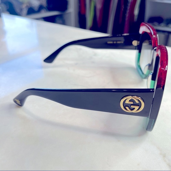 GUCCI
Oversized square-frame glittered sunglasses - Picture 9 of 11